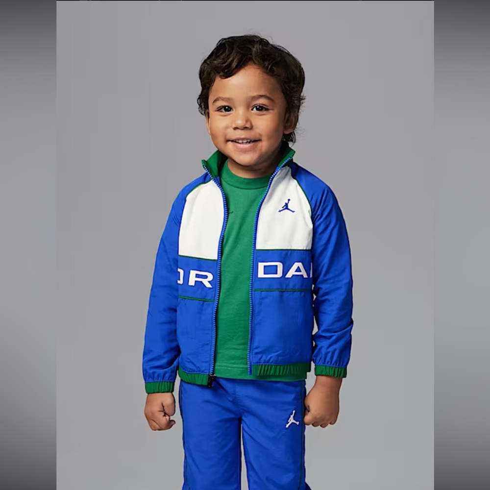 NWT Kids Jordan Wind Breaker Piping Jacket